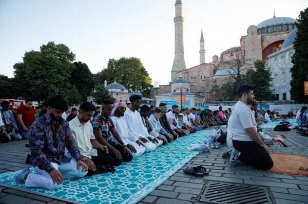 Umat Muslim di  Negara-Negara Arab, Eropa, dan AS Rayakan Idul Adha Hari Ini 