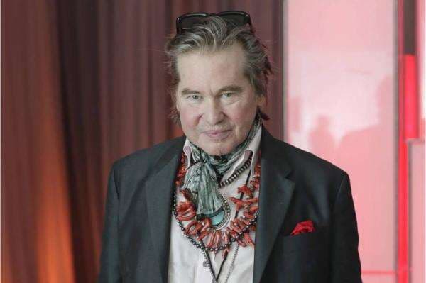 Val Kilmer Bintang Film Batman Forever Meninggal Dunia Val Kilmer Bintang Film Batman Forever Meninggal Dunia