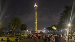 Libur Natal, Warga Antusias Saksikan Video Mapping dan Air Mancur Menari di Monas