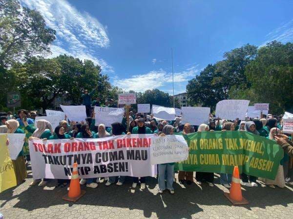 1 Orang Tewas Usai Bentrokan di Universitas Abulyatama, Polisi Ungkap Fakta Terbaru 1 Orang Tewas Usai Bentrokan di Universitas Abulyatama, Polisi Ungkap Fakta Terbaru