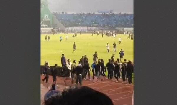 Pentolan Viking Sebut Bentrok di Jalak Harupat karena Bobotoh Wanita Dilecehkan Steward