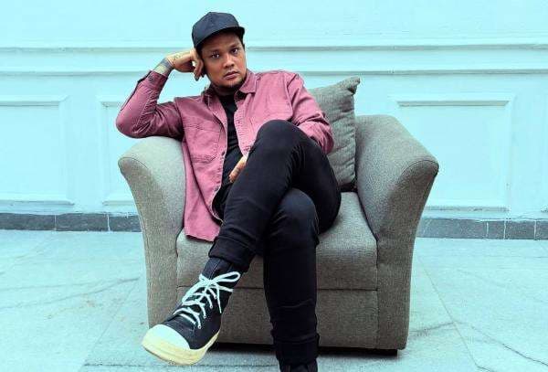 Berita Terpopuler: Virgoun Pamer Potret Pacar Baru hingga Mualaf Inggris Menangis Dengar Azan Berita Terpopuler: Virgoun Pamer Potret Pacar Baru hingga Mualaf Inggris Menangis Dengar Azan