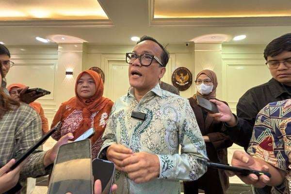 Wamenaker Kumpulkan Aplikator Ojol hingga Kurir, Evaluasi BHR Rp50.000 Wamenaker Kumpulkan Aplikator Ojol hingga Kurir, Evaluasi BHR Rp50.000