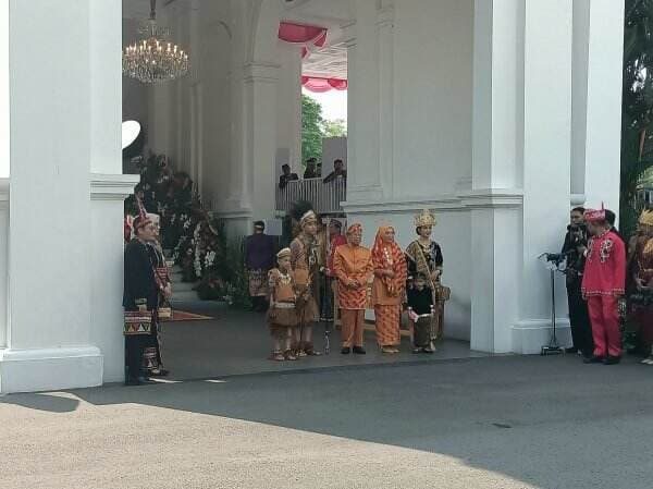 Begini Penampilan Wapres Maruf Amin Kenakan Baju Adat Melayu Pontianak Hadiri Upacara HUT Ke-79 RI