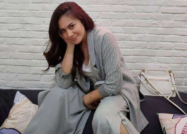 Harta Kekayaan Artis Cantik Wulan Guritno, Diduga Pacaran dengan Ariel NOAH Harta Kekayaan Artis Cantik Wulan Guritno, Diduga Pacaran dengan Ariel NOAH