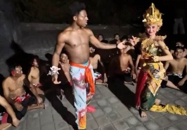 IShowSpeed Terciduk Di Bali, Sampai Ikut Tari Kecak Di Uluwatu&nbsp;