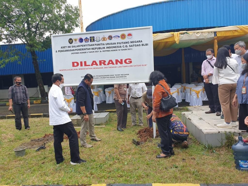 Bangunan Mesin PT APF Texmaco Karawang Sudah Mulai Dibongkar Bangunan Mesin PT APF Texmaco Karawang Sudah Mulai Dibongkar