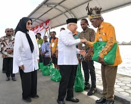 Bersama Wapres, BAZNAS RI Salurkan Paket Bantuan di Kampung Nelayan Malawei Papua
