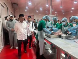 Menko PMK Cek Langsung Proses Pengolahan Daging Dam Jemaah Haji Indonesia
