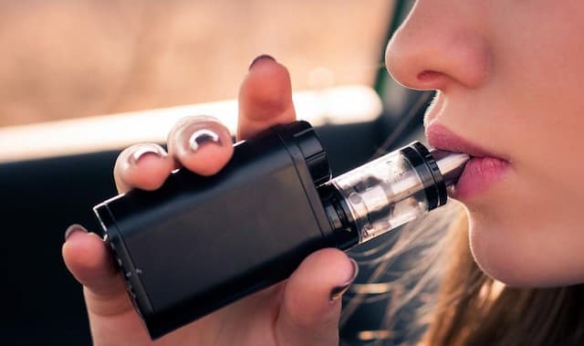Kemenkes Nilai Vape Sama Berbahaya dengan Produk Rokok Konvensional Kemenkes Nilai Vape Sama Berbahaya dengan Produk Rokok Konvensional