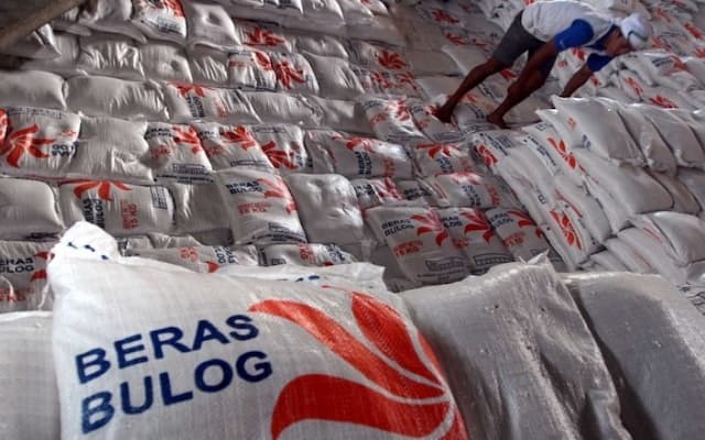 Bulog Pastikan Penyaluran Beras Program Stabilitasi Harga Pangan Berjalan Sepanjang 2026 Bulog Pastikan Penyaluran Beras Program Stabilitasi Harga Pangan Berjalan Sepanjang 2026