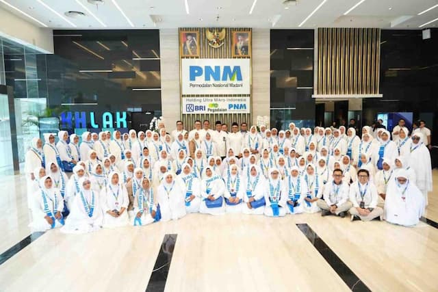 Kisah Ibu Mekaar Menuju Tanah Suci: PNM Temani Hidup Saya dari Nol Hingga Bisa Sekolahkan Anak Kisah Ibu Mekaar Menuju Tanah Suci: PNM Temani Hidup Saya dari Nol Hingga Bisa Sekolahkan Anak