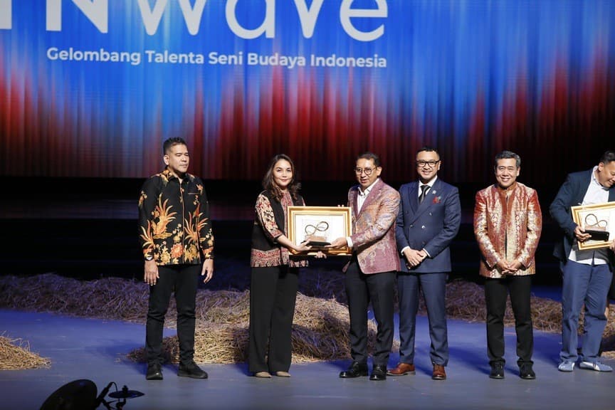 Sukses Jaring Talenta Nasional, Indonesian Idol Kantongi Penghargaan dari Kemenbud Sukses Jaring Talenta Nasional, Indonesian Idol Kantongi Penghargaan dari Kemenbud