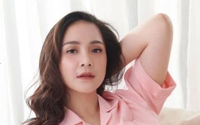 Nagita Slavina Mau Akuisisi VISI, Sahamnya Terbang 330 Persen Sejak Awal 2026 Nagita Slavina Mau Akuisisi VISI, Sahamnya Terbang 330 Persen Sejak Awal 2026