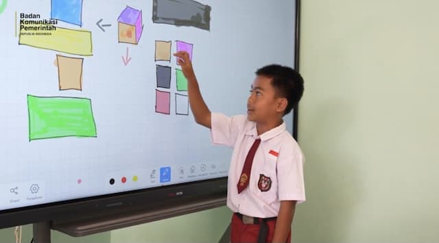 Guru di Bogor Beberkan Manfaat Papan Digital Interaktif: Murid Lebih Semangat dan Tak Bolos Sekolah Guru di Bogor Beberkan Manfaat Papan Digital Interaktif: Murid Lebih Semangat dan Tak Bolos Sekolah