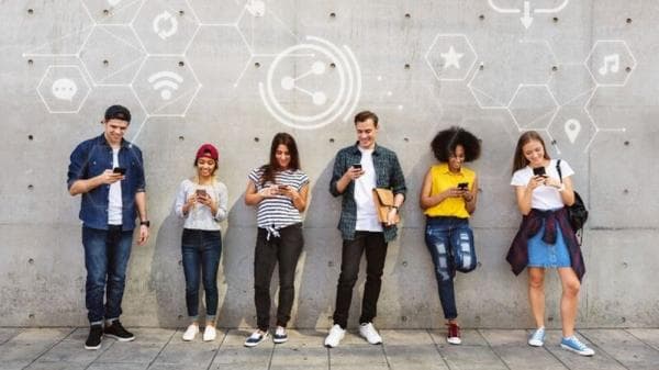 Intip Perbedaan Istilah FOMO, YOLO Dan FOPO Intip Perbedaan Istilah FOMO, YOLO Dan FOPO