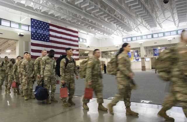 AS Dilaporkan Kirim Ribuan Pasukan Terjun Payung ke Timur Tengah, Siap Serbu Iran? AS Dilaporkan Kirim Ribuan Pasukan Terjun Payung ke Timur Tengah, Siap Serbu Iran?