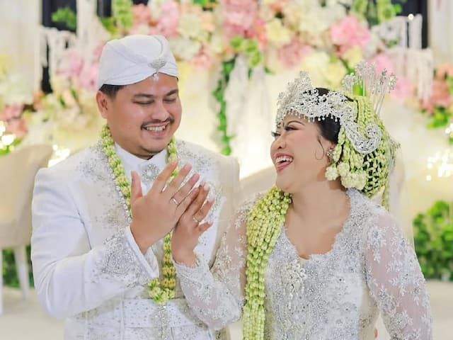 Kronologi Lengkap Suami Boiyen Diduga Gelapkan Dana Investasi, Kena Somasi! Kronologi Lengkap Suami Boiyen Diduga Gelapkan Dana Investasi, Kena Somasi!