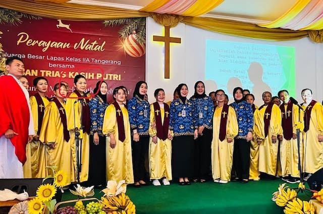 Potret Putri Candrawathi Istri Ferdy Sambo Rayakan Natal di Lapas Tangerang Potret Putri Candrawathi Istri Ferdy Sambo Rayakan Natal di Lapas Tangerang