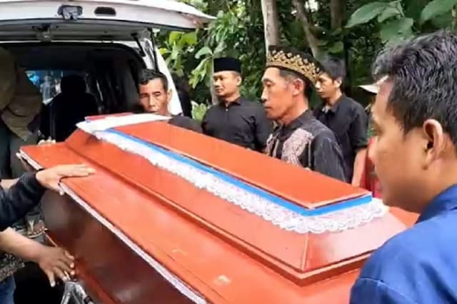 Niat Bertemu Anak, Pedagang Es asal Klaten Tewas dalam Laka Bus di Tol Krapyak Niat Bertemu Anak, Pedagang Es asal Klaten Tewas dalam Laka Bus di Tol Krapyak