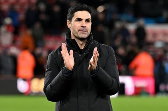 Arsenal Diam-Diam Lepas Bek Andalan, Klub Baru Langsung Pasang Klausul Rp1,41 Triliun Arsenal Diam-Diam Lepas Bek Andalan, Klub Baru Langsung Pasang Klausul Rp1,41 Triliun