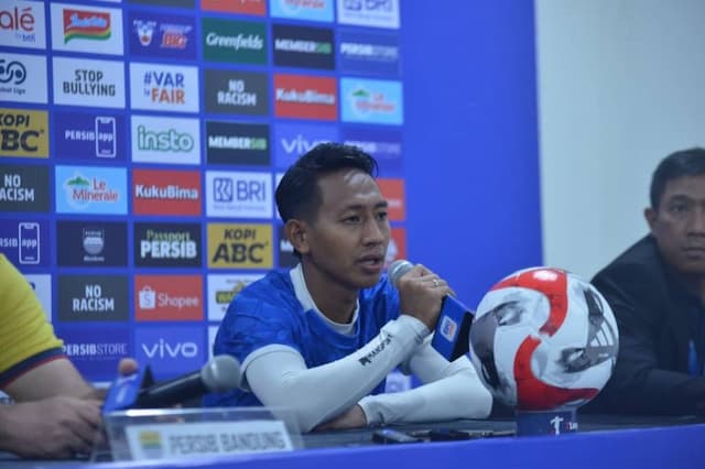 Persib Kokoh di Puncak, Beckham Putra Ungkap Perjuangan Berat di Padang Persib Kokoh di Puncak, Beckham Putra Ungkap Perjuangan Berat di Padang