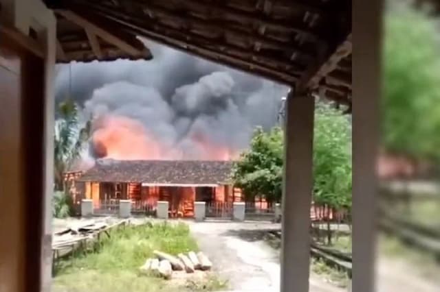 Terungkap Motif Anak Bakar Rumah Orang Tua di Pati, Dipicu Sakit Hati Terungkap Motif Anak Bakar Rumah Orang Tua di Pati, Dipicu Sakit Hati