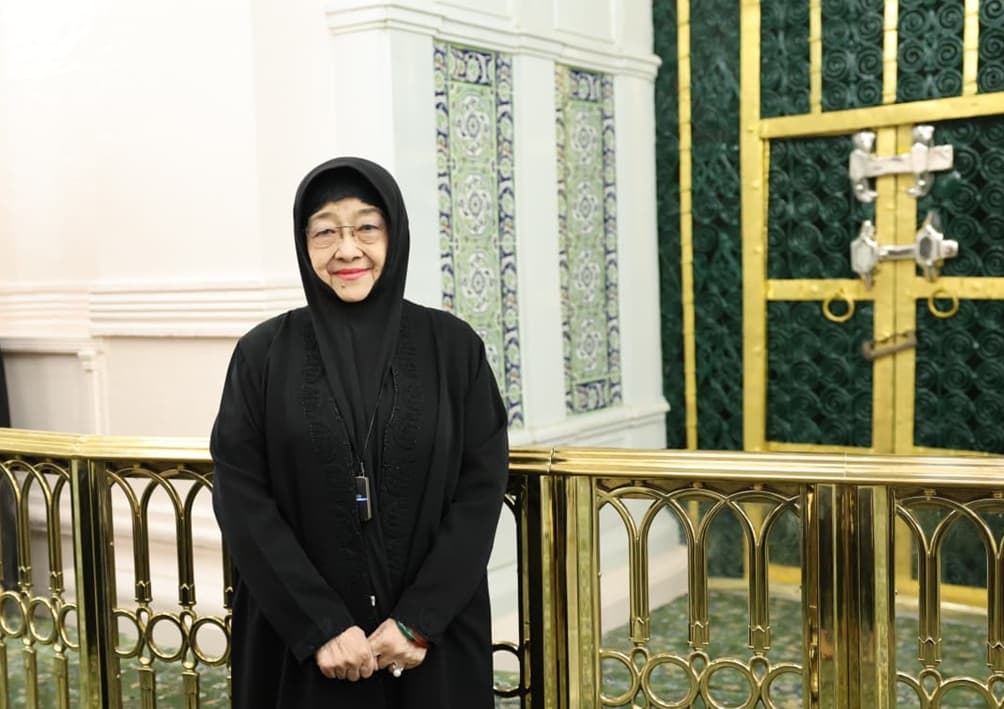 Ziarah ke Makam Rasulullah, Megawati Doakan Kemajuan Indonesia Ziarah ke Makam Rasulullah, Megawati Doakan Kemajuan Indonesia