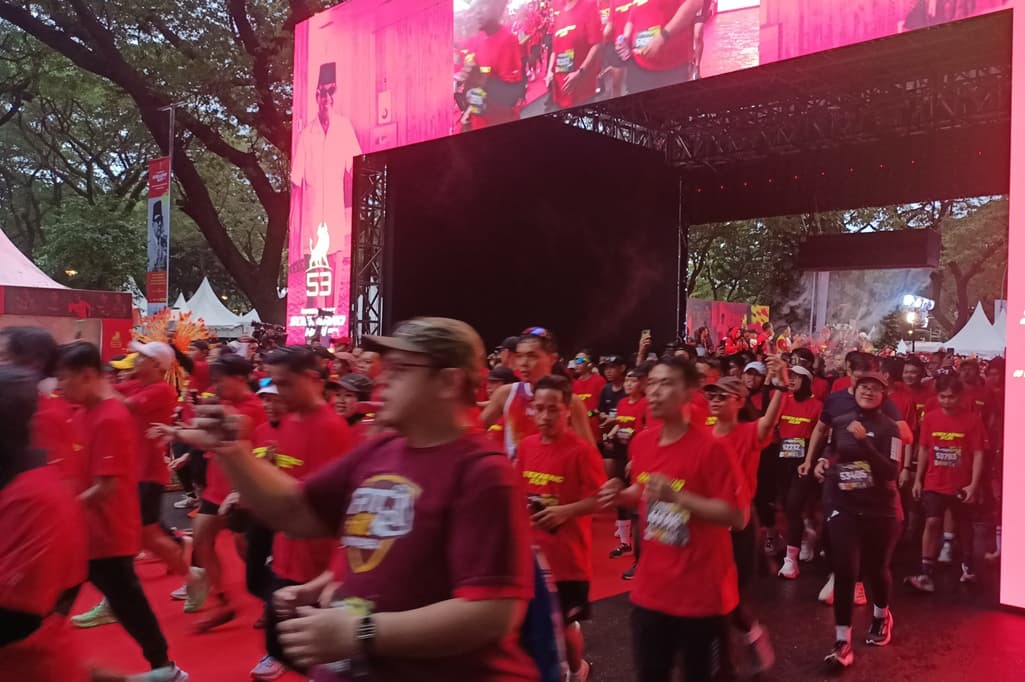 10.000 Pelari Ikut Soekarno Run di GBK, Ada Pramono Anung hingga Hasto Kristiyanto 10.000 Pelari Ikut Soekarno Run di GBK, Ada Pramono Anung hingga Hasto Kristiyanto
