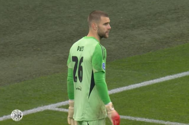 Maarten Paes Lolos Skandal Paspor di Eredivisie, Ajax Jadi Penyelamat Maarten Paes Lolos Skandal Paspor di Eredivisie, Ajax Jadi Penyelamat