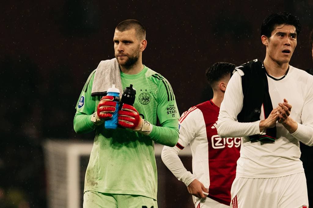 Ngeri! Maarten Paes Ngamuk Maki-maki Rekan Setim di Ajax, Ada Apa? Ngeri! Maarten Paes Ngamuk Maki-maki Rekan Setim di Ajax, Ada Apa?