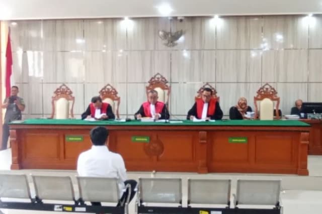 Resbob Bacakan Pleidoi di PN Bandung, Kuasa Hukum: Tak Ada Niat Sebar Kebencian Resbob Bacakan Pleidoi di PN Bandung, Kuasa Hukum: Tak Ada Niat Sebar Kebencian