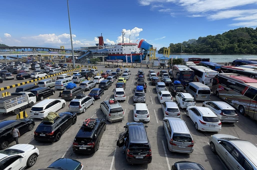 Puncak Mudik di Pelabuhan Merak Berakhir, 774.165 Pemudik Menyeberang ke Sumatra Puncak Mudik di Pelabuhan Merak Berakhir, 774.165 Pemudik Menyeberang ke Sumatra