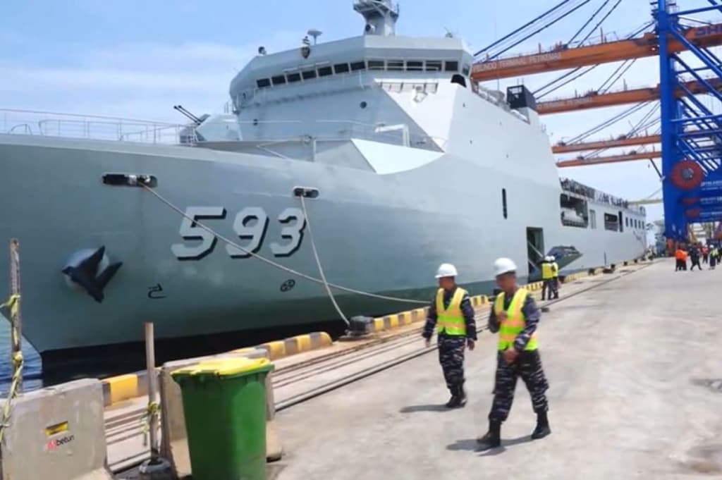 Mudik Gratis Kapal Perang Diserbu Pemudik, KRI Banda Aceh Angkut Ribuan Orang Mudik Gratis Kapal Perang Diserbu Pemudik, KRI Banda Aceh Angkut Ribuan Orang