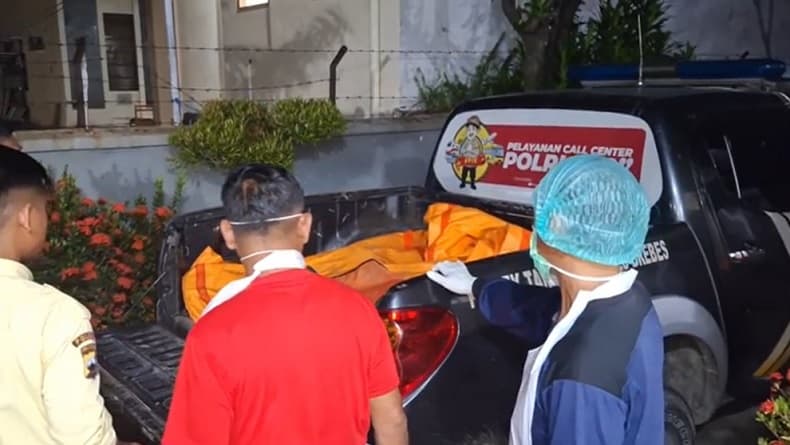 2 Pria Hilang sejak Lebaran Ditemukan Tewas di Atap Masjid di Brebes 2 Pria Hilang sejak Lebaran Ditemukan Tewas di Atap Masjid di Brebes