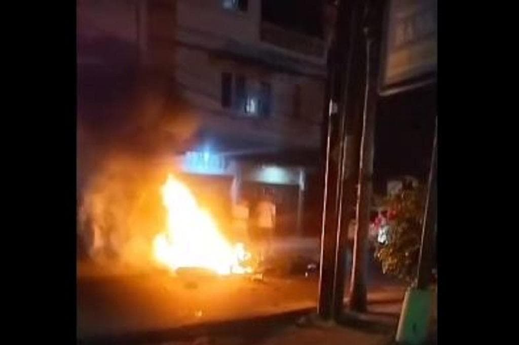 Kecelakaan Mengerikan 2 Motor Bertabrakan hingga Terbakar di Medan, 2 Orang Luka Kecelakaan Mengerikan 2 Motor Bertabrakan hingga Terbakar di Medan, 2 Orang Luka