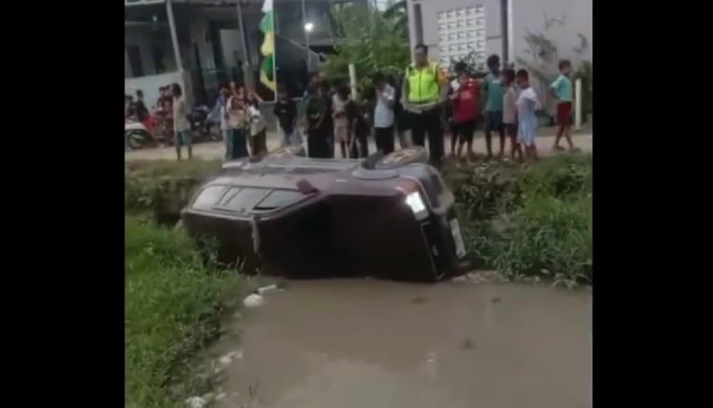 Ikuti Google Maps, Mobil Pemudik Asal Jakarta Tercebur ke Sungai di Brebes Ikuti Google Maps, Mobil Pemudik Asal Jakarta Tercebur ke Sungai di Brebes