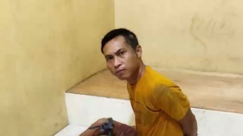 Kronologi Pemuda Ngamuk Bacok 8 Orang di Grobogan, Dobrak Pintu Rumah Warga Kronologi Pemuda Ngamuk Bacok 8 Orang di Grobogan, Dobrak Pintu Rumah Warga
