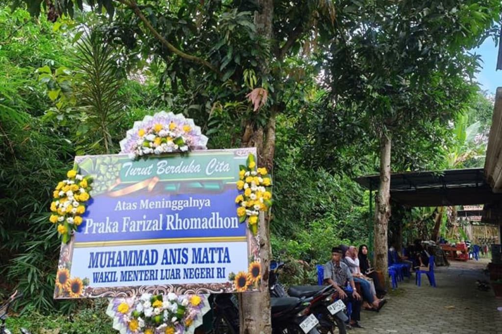 Suasana Rumah Duka Prajurit TNI Gugur di Lebanon, Keluarga Bersiap Sambut Jenazah Suasana Rumah Duka Prajurit TNI Gugur di Lebanon, Keluarga Bersiap Sambut Jenazah