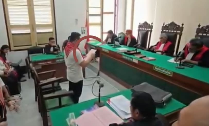 Jelang Vonis, Istri Videografer Amsal Sitepu Menangis Minta Keadilan di PN Medan Jelang Vonis, Istri Videografer Amsal Sitepu Menangis Minta Keadilan di PN Medan