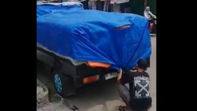 Kawanan Bajing Loncat Beraksi di Cilegon, Sopir Pikap Kaget 4 Karung Beras Raib Kawanan Bajing Loncat Beraksi di Cilegon, Sopir Pikap Kaget 4 Karung Beras Raib