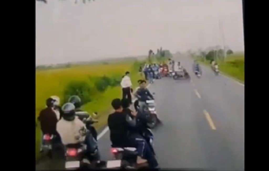 Polisi Tangkap 10 Pelajar SMK Terlibat Tawuran Maut di Brebes, Dipicu Saling Ejek Polisi Tangkap 10 Pelajar SMK Terlibat Tawuran Maut di Brebes, Dipicu Saling Ejek