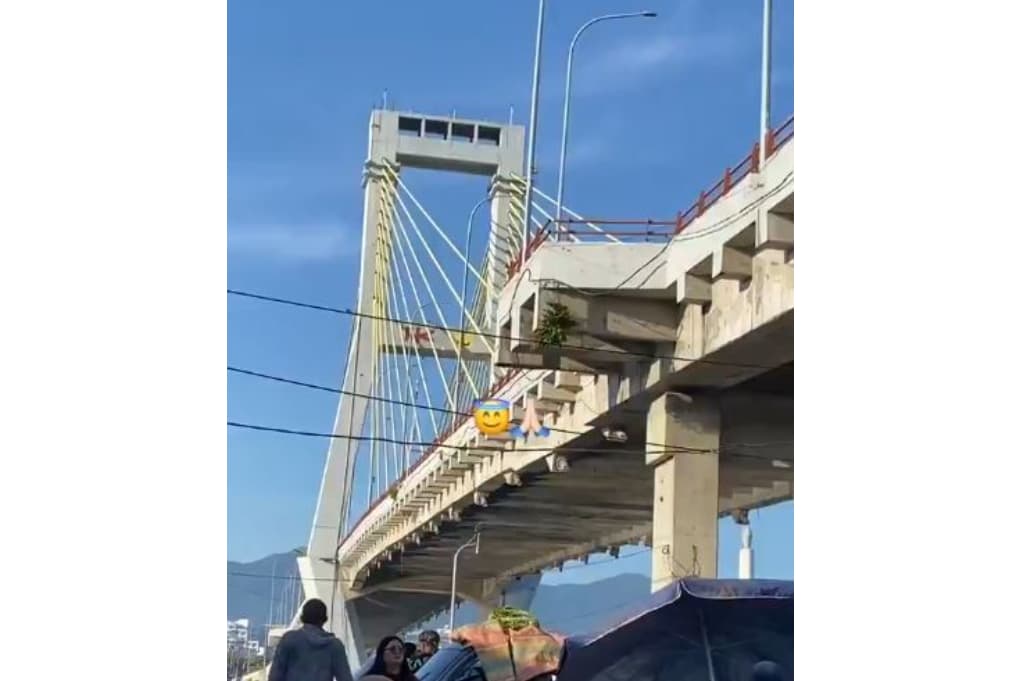 Mendebarkan! Terekam Video Kabel Jembatan Soekarno Manado Bergoyang saat Gempa M7,6 Mendebarkan! Terekam Video Kabel Jembatan Soekarno Manado Bergoyang saat Gempa M7,6