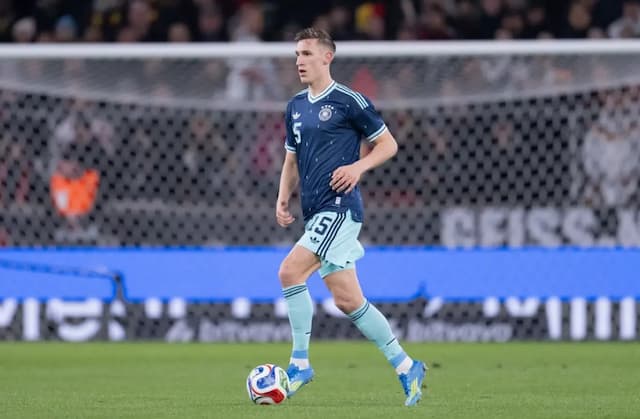 Real Madrid, MU dan Liverpool Saling Sikut! Rebutan Bek Tangguh Timnas Jerman Real Madrid, MU dan Liverpool Saling Sikut! Rebutan Bek Tangguh Timnas Jerman