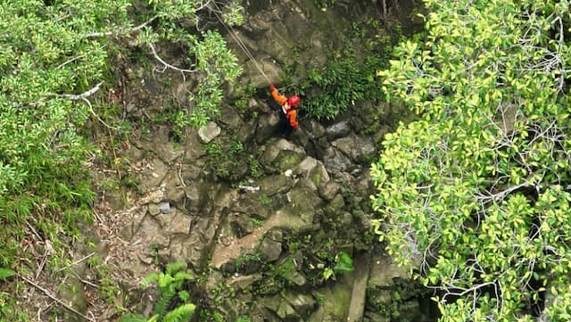 Pencarian Hari Kedua, Pasutri Korban Innova Terjun ke Sungai di Pakpak Bharat Belum Ditemukan Pencarian Hari Kedua, Pasutri Korban Innova Terjun ke Sungai di Pakpak Bharat Belum Ditemukan
