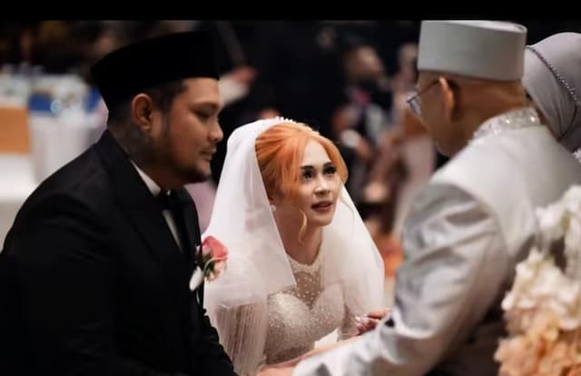 Virgoun Sempat Tunda Pernikahan dengan Lindi, Ini Penyebabnya Virgoun Sempat Tunda Pernikahan dengan Lindi, Ini Penyebabnya