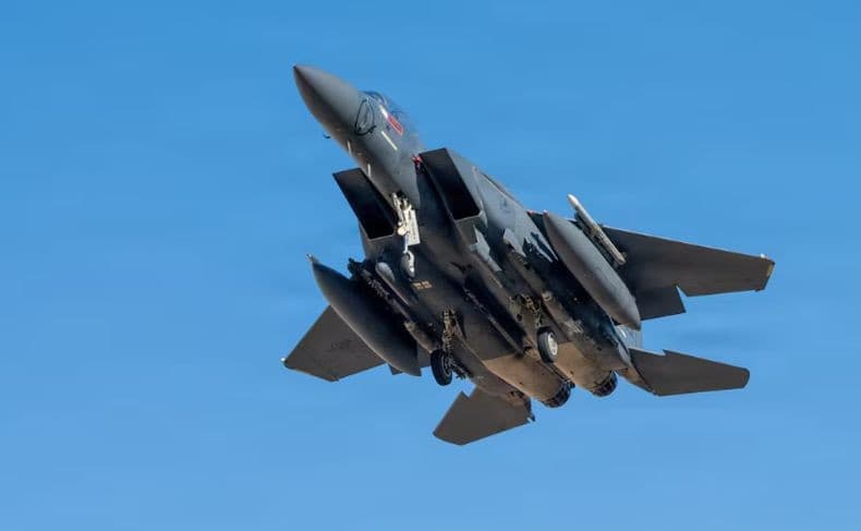 Iran Ejek AS Setelah Tembak Jatuh 2 Pesawat Tempur: Sekarang Mereka Minta Tolong! Iran Ejek AS Setelah Tembak Jatuh 2 Pesawat Tempur: Sekarang Mereka Minta Tolong!