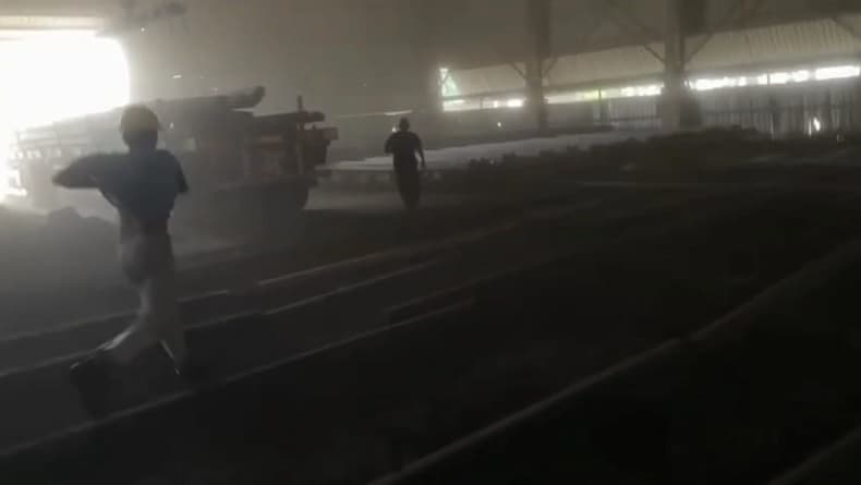 Ledakan di Pabrik Peleburan Baja Sidoarjo, 1 Pekerja Tewas 2 Luka Parah Ledakan di Pabrik Peleburan Baja Sidoarjo, 1 Pekerja Tewas 2 Luka Parah