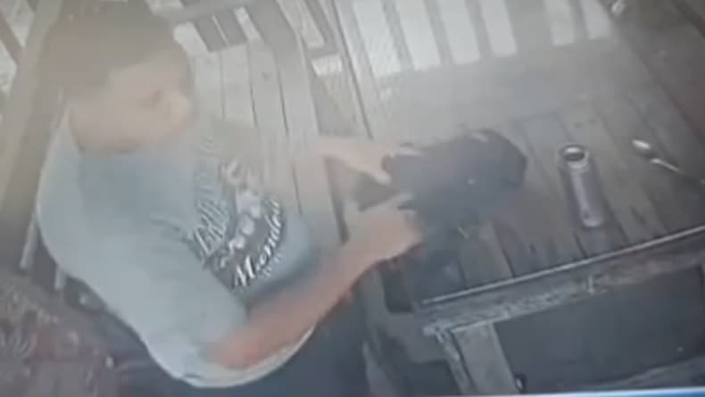 Oknum Jaksa Diduga Todong Pistol ke Satpam di Sumut Terekam CCTV, Kini Diusut Polisi Oknum Jaksa Diduga Todong Pistol ke Satpam di Sumut Terekam CCTV, Kini Diusut Polisi