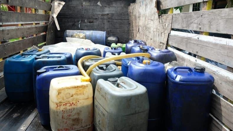 Polda Kaltim Ungkap Perdagangan Ilegal Ribuan Liter Pertalite, 1 Pelaku Ditangkap Polda Kaltim Ungkap Perdagangan Ilegal Ribuan Liter Pertalite, 1 Pelaku Ditangkap